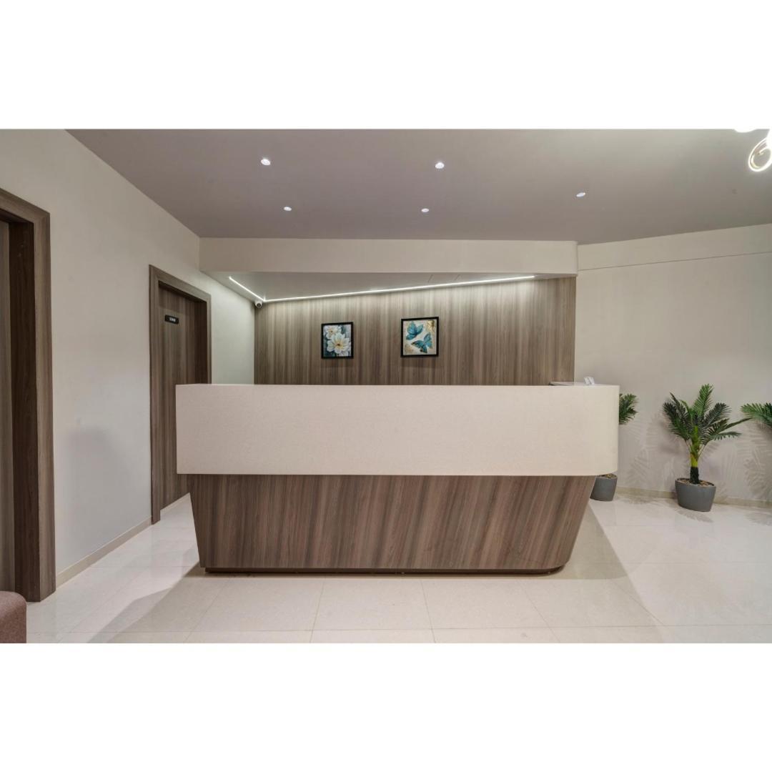 Hotel Sparsh Divine Ahmedabad Exterior foto