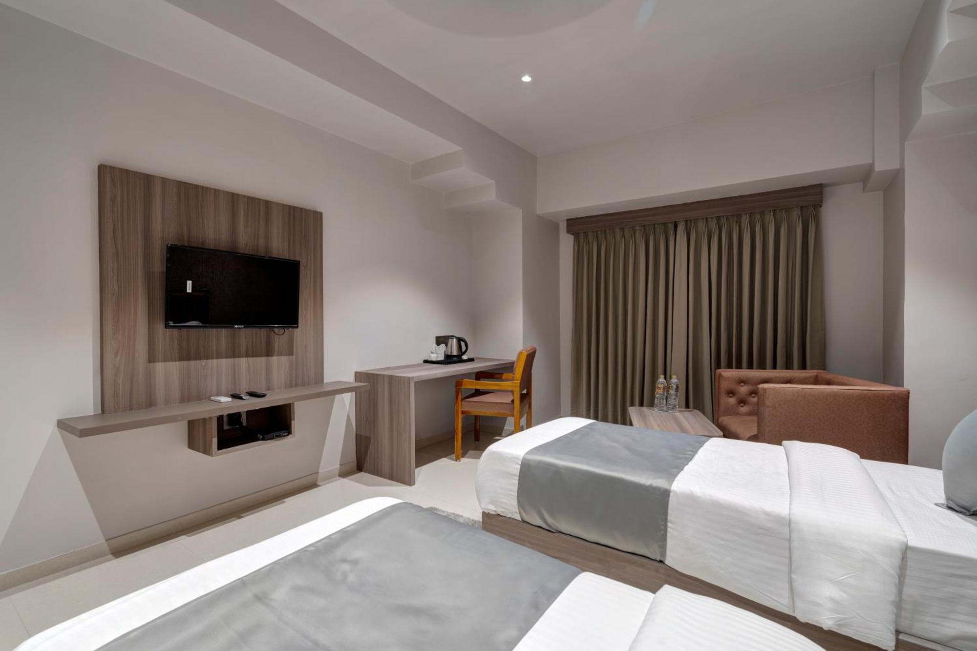 Hotel Sparsh Divine Ahmedabad Exterior foto